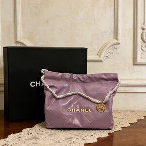 Chanel 22 Large in Quilted Shiny Calfskin